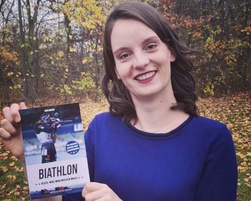 Sportjournalistin Lisa Gerth mit ihrem Buch "Biathlon - Alles, was man wissen muss"